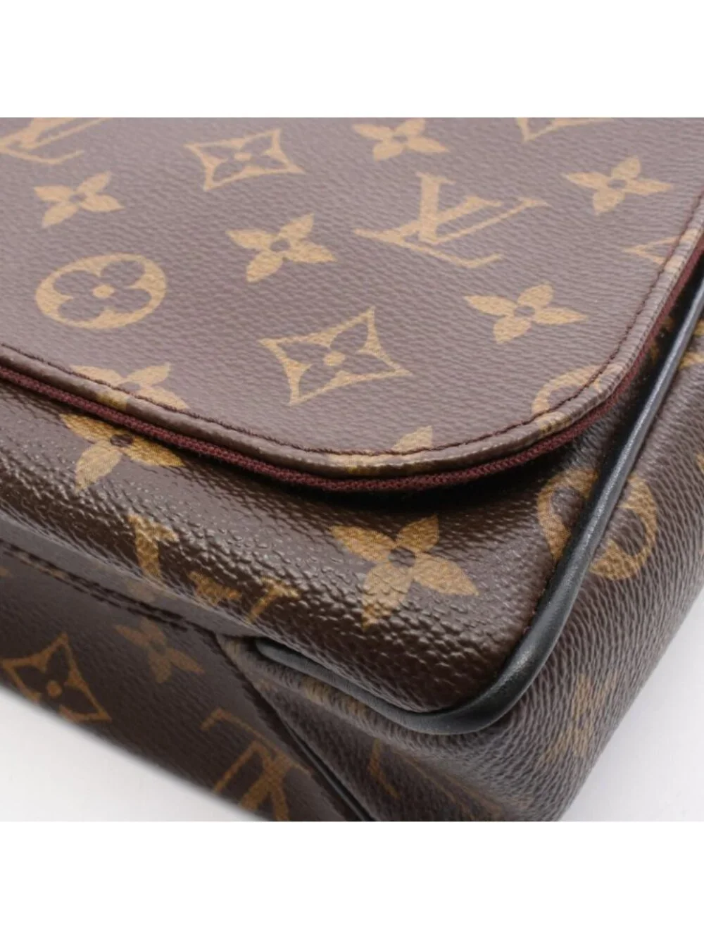 Louis Vuitton Shoulder Bag District MM Canvas Leather